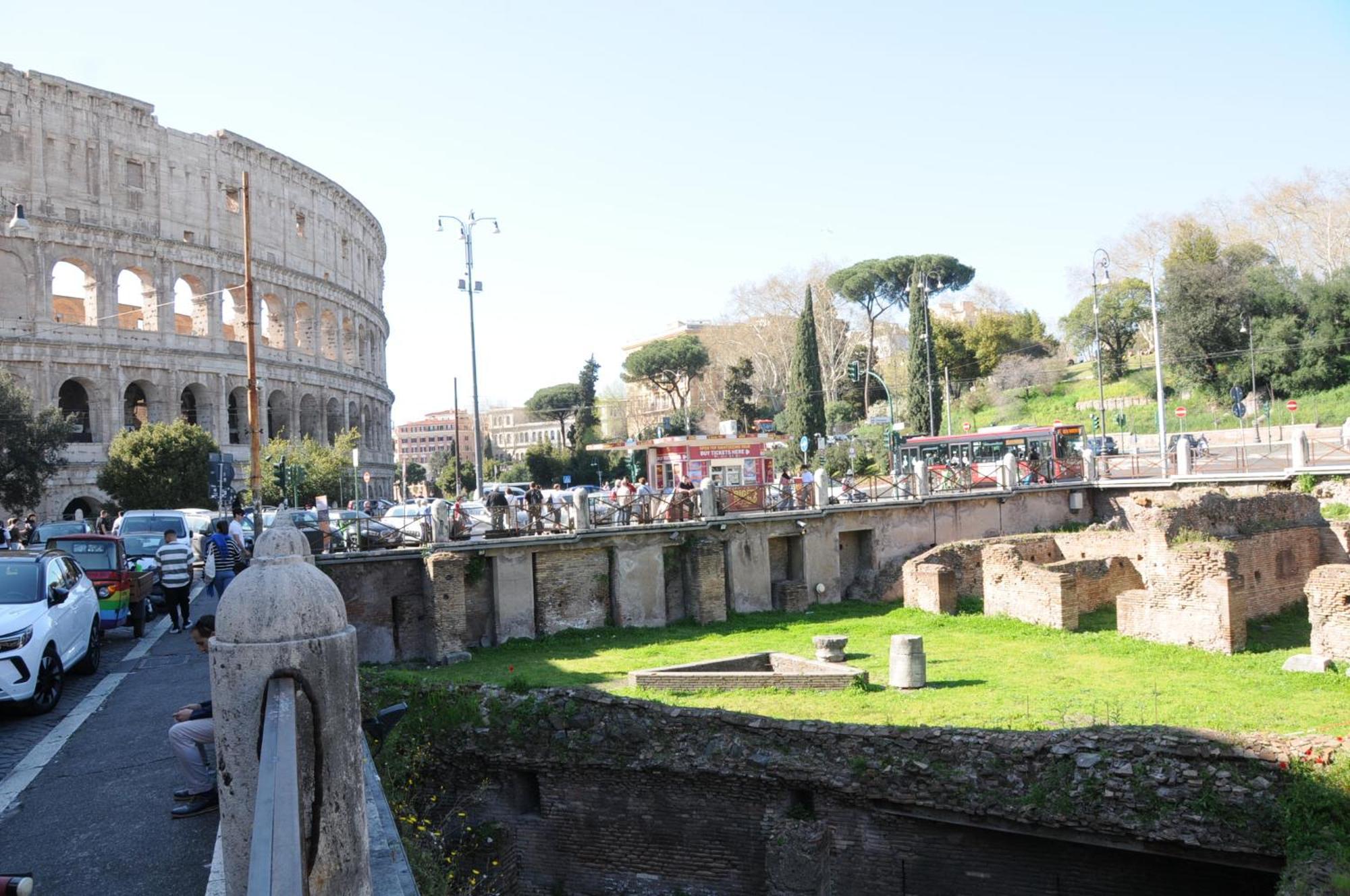 A Casa Di Lu, Al Colosseo - Guest House Rome Exterior photo